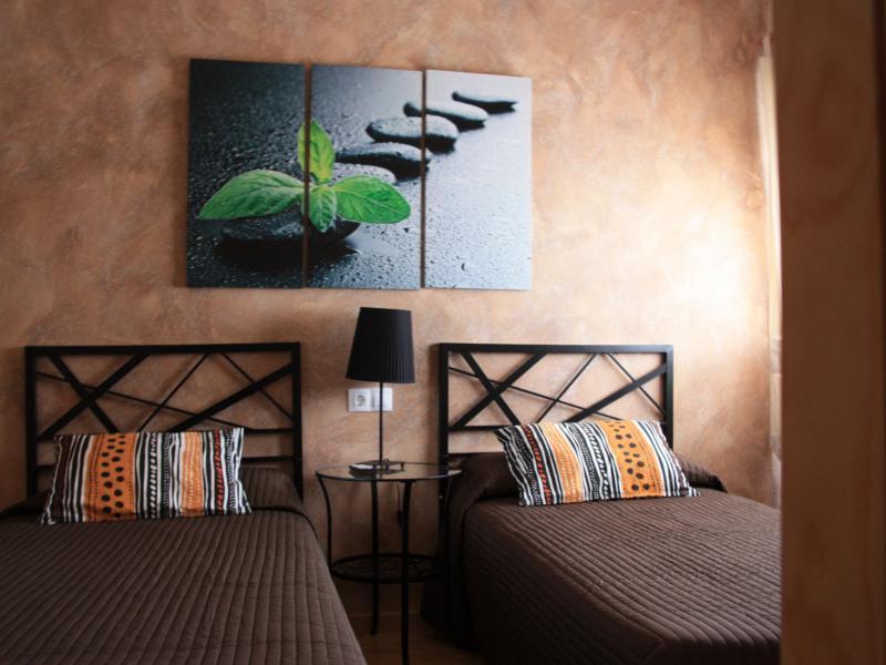Fuentes de Ebro Hostal Rte. Elena الغرفة الصورة