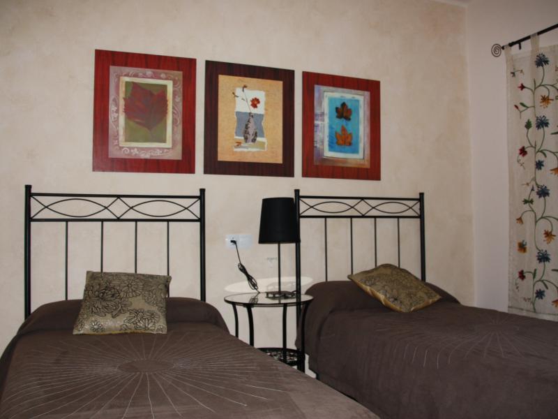 Fuentes de Ebro Hostal Rte. Elena الغرفة الصورة