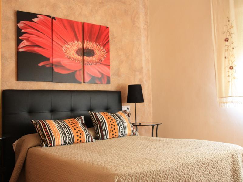 Fuentes de Ebro Hostal Rte. Elena الغرفة الصورة